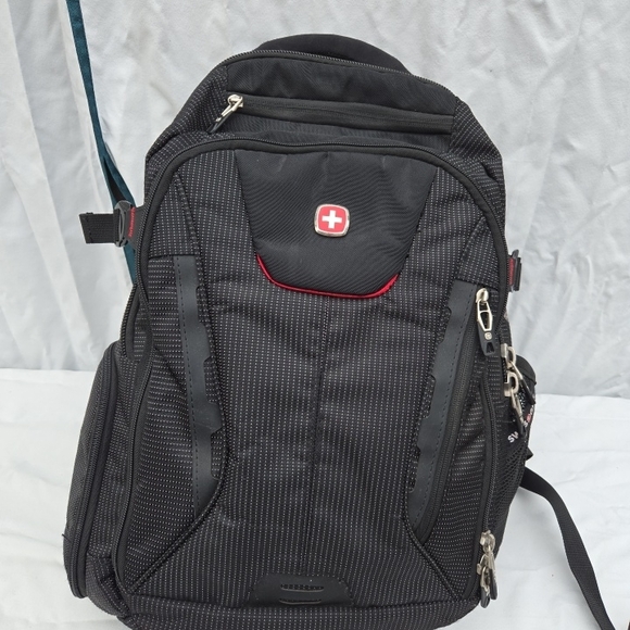 SwissGear Black Backpack for Men - Picture 10 of 16